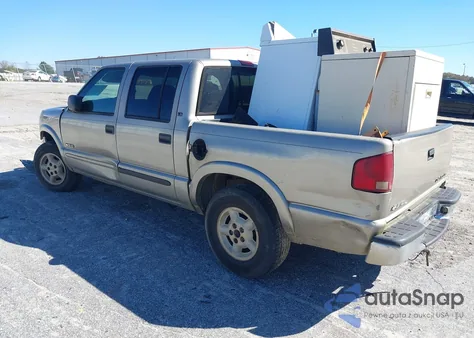 2002 Chevrolet S-10 Ls из США, поврежденный, VIN 1GCDT13W82K221769